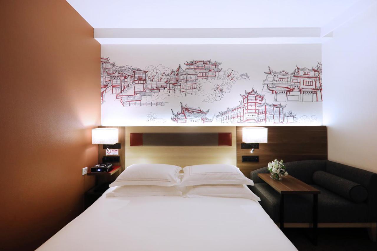 Ibis Shanghai Yu Garden Exterior foto